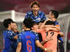 东京球队在比赛中表现抢眼，亚洲足坛掀起热潮的简单介绍