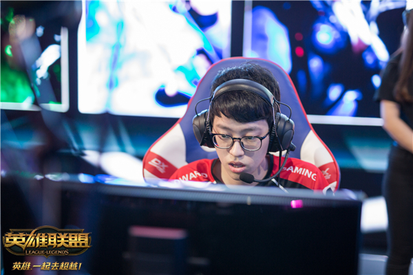 Scout爆冷击败中国队，大胜引爆全场！的简单介绍